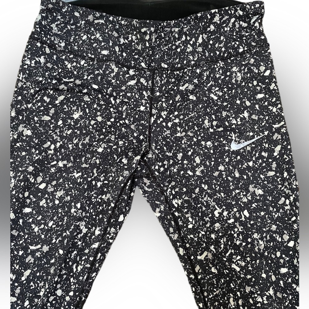 Women’s Nike workout leggings